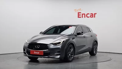 Infiniti Q30