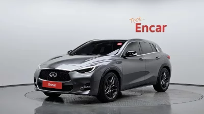 Infiniti Q30