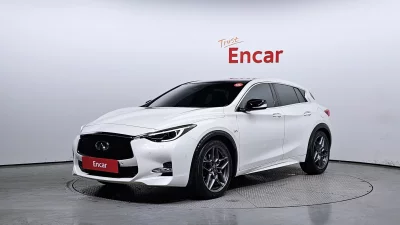 Infiniti Q30