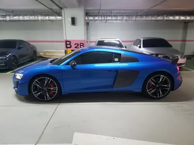 Audi R8