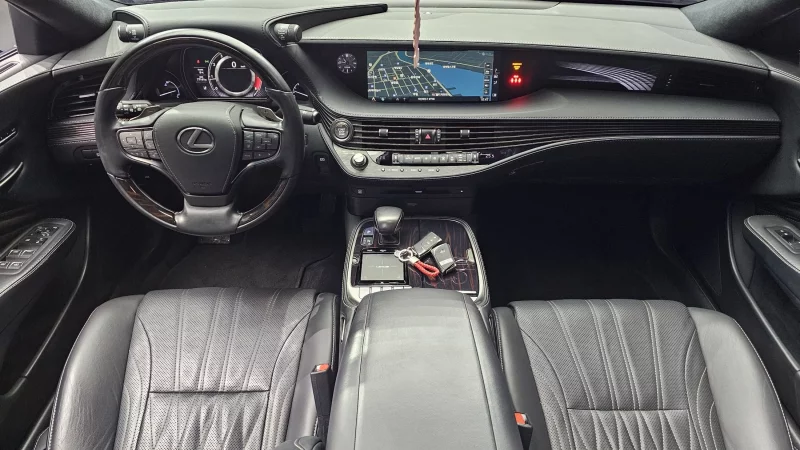 Lexus LS