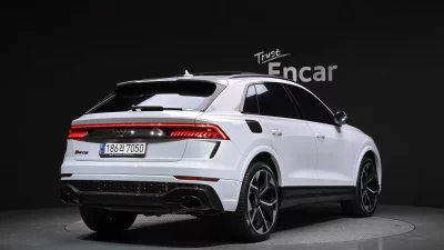 Audi RSQ8