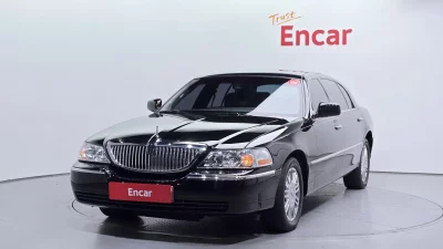 Lincoln TOWN CAR