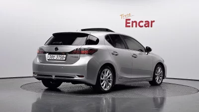 Lexus CT200h