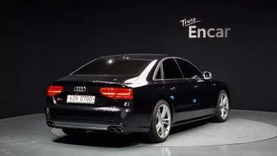 Audi S8