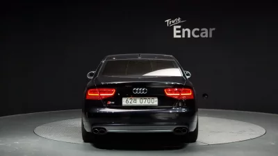 Audi S8