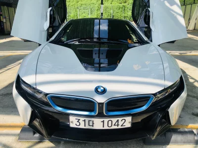 BMW i8