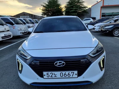 Hyundai Ioniq