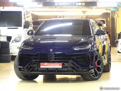 Lamborghini URUS