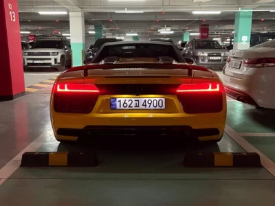 Audi R8