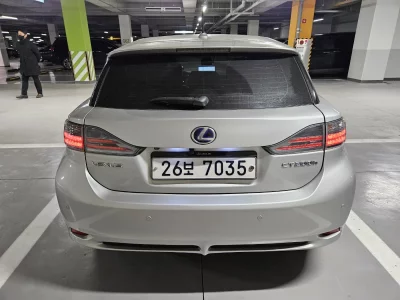 Lexus CT200h