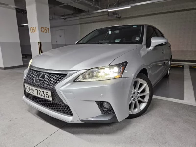 Lexus CT200h