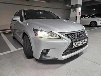 Lexus CT200h