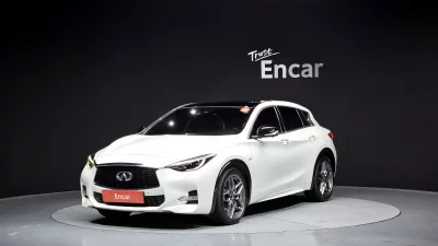 Infiniti Q30