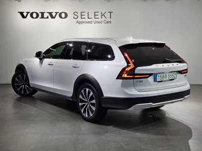 Volvo V90