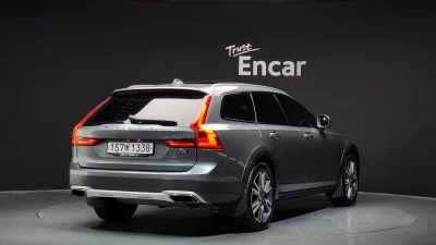 Volvo V90