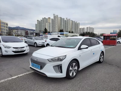 Hyundai Ioniq