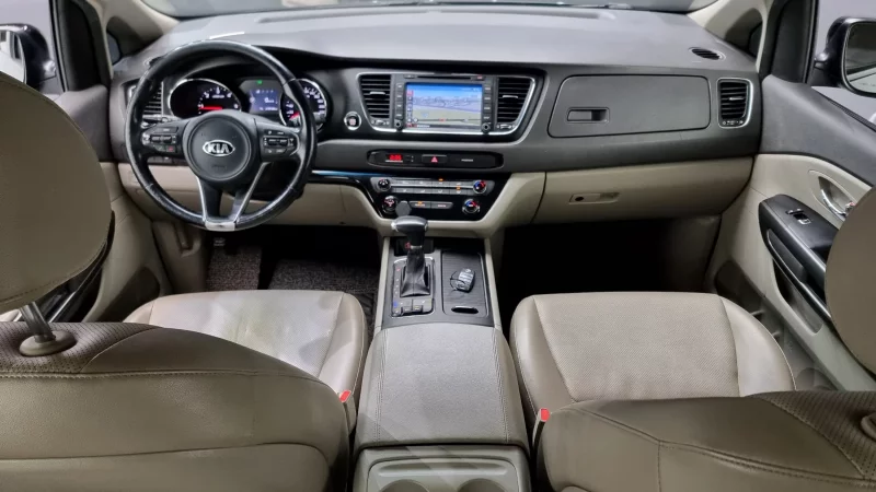 Kia Carnival