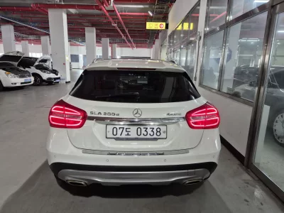 Mercedes-Benz GLA-Class