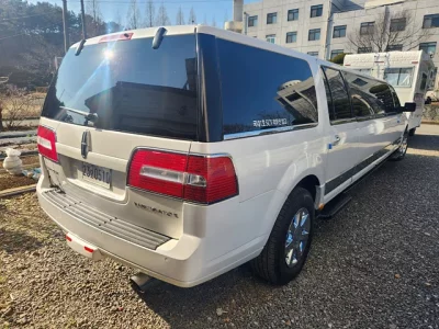 Lincoln NAVIGATOR