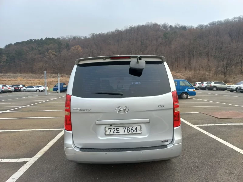 Hyundai Starex