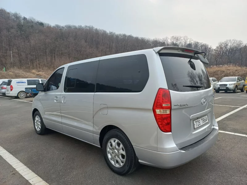 Hyundai Starex