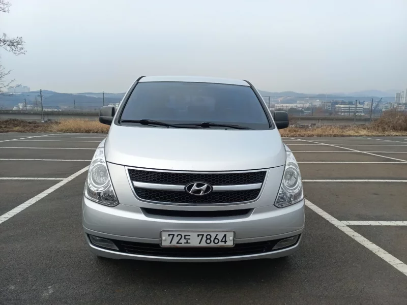 Hyundai Starex