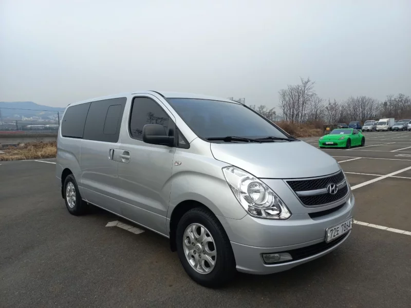Hyundai Starex
