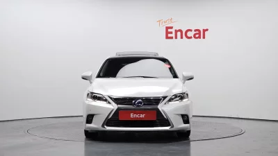 Lexus CT200h