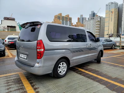 Hyundai Starex