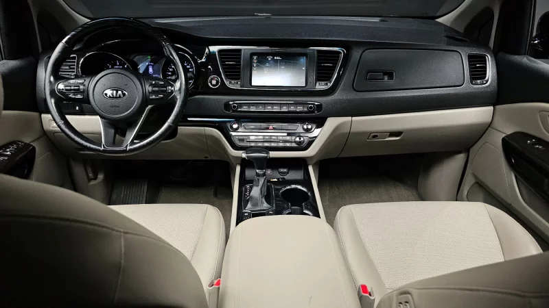 Kia Carnival
