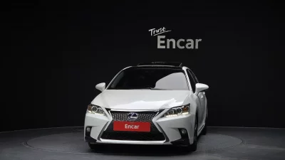 Lexus CT200h