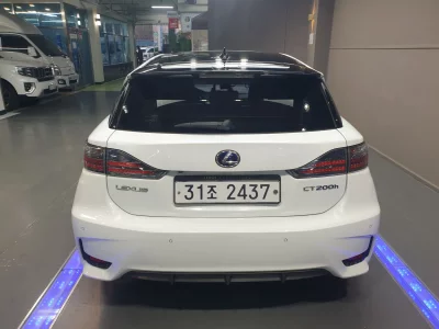 Lexus CT200h