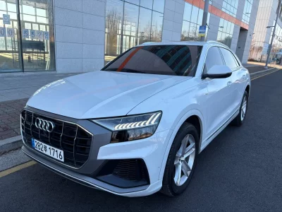 Audi Q8