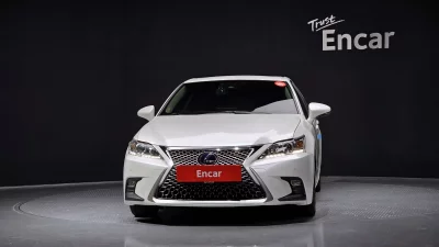 Lexus CT200h