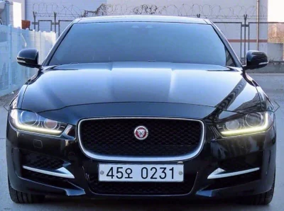 Jaguar XE