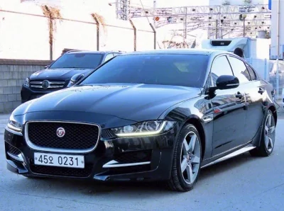 Jaguar XE