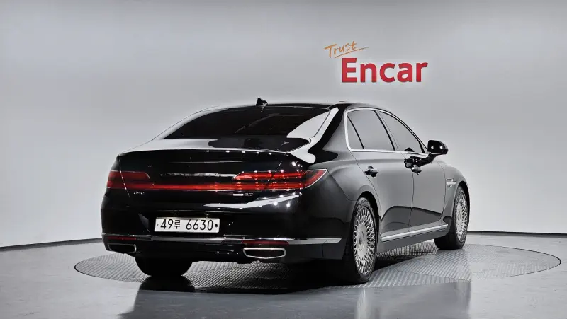 Genesis G90