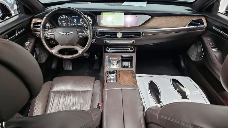 Genesis G90
