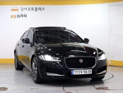 Jaguar XF