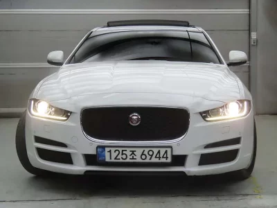 Jaguar XE