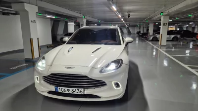 Astonmartin DBX