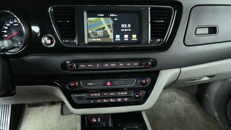 Kia Carnival