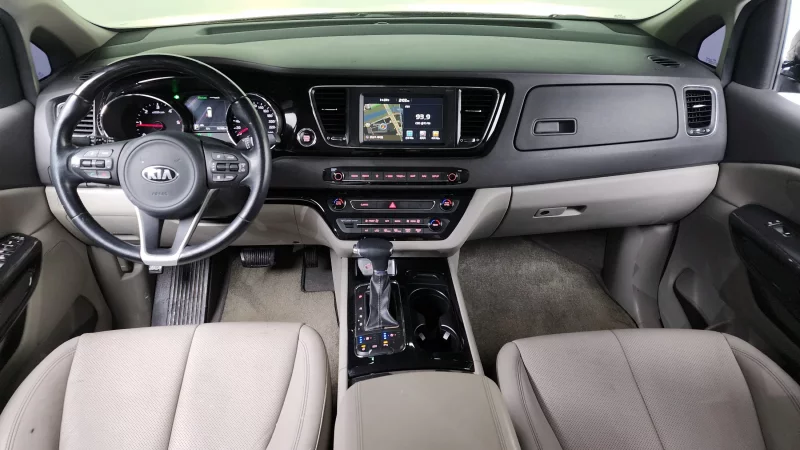 Kia Carnival