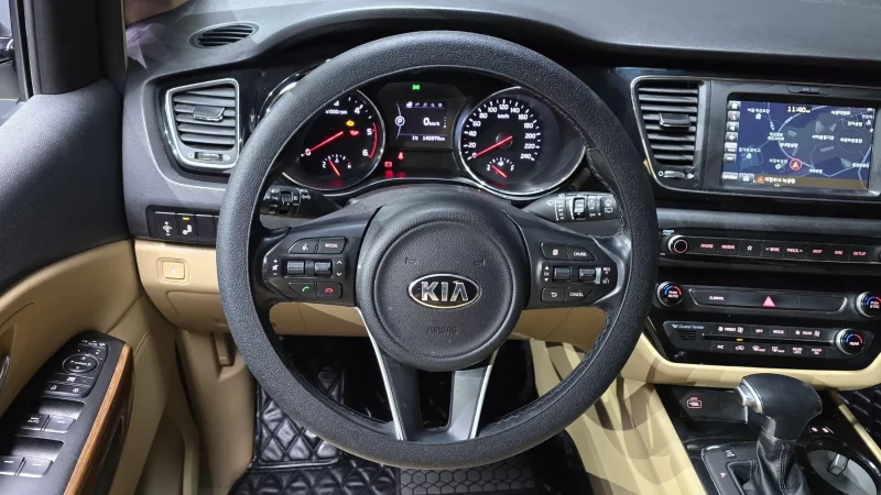 Kia Carnival