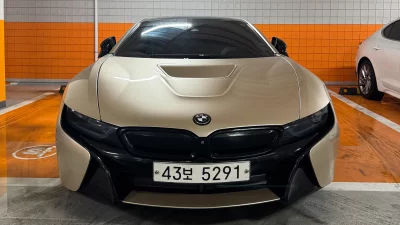 BMW i8