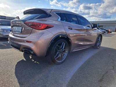 Infiniti Q30