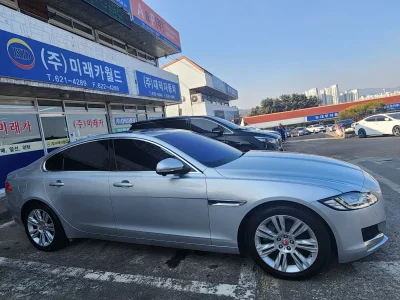 Jaguar XF