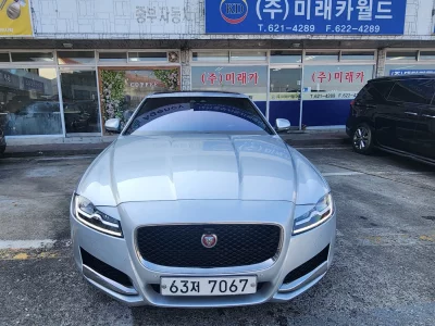 Jaguar XF