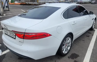 Jaguar XF